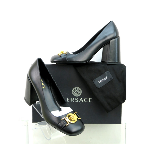 NIB VERSACE BLACK LEATHER GOLD MEDUSA HEAD LOGO HEEL PUMPS 38 8 $850 - Picture 1 of 12